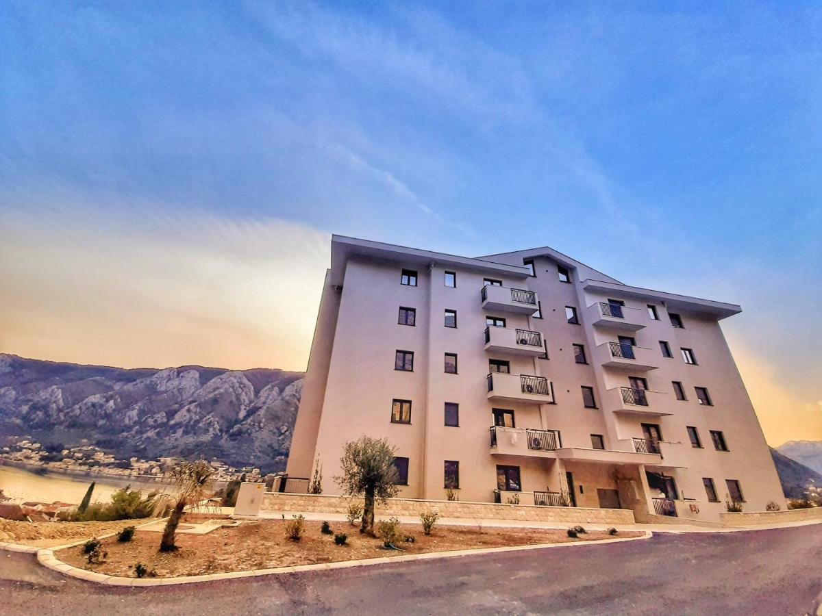 Apartments Panoramica Kotor Luaran gambar